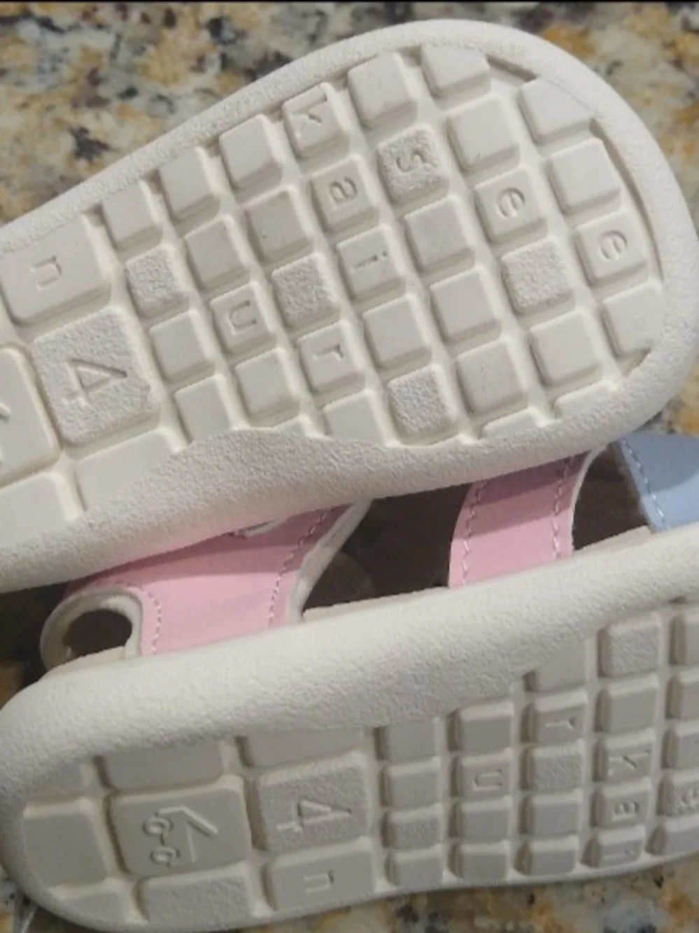 New See Kai Run Pastel Pink, Light Blue & Mint Girls Baby Sandals Size 4.